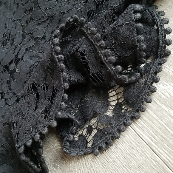 Black Lace Blouse - S - Picture 4 of 6